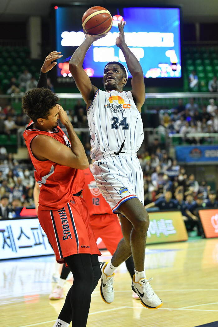 [현장인터뷰] 컵대회 MVP KCC 알리제 존슨 "3일 연속 게임, 새로…
