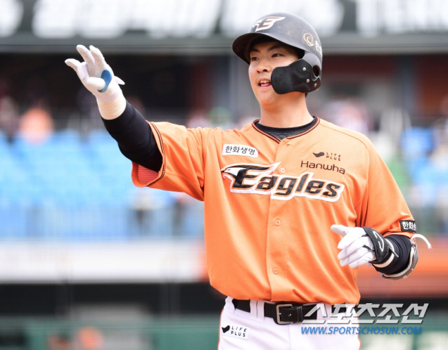 [대전현장]"마지막 경기 이기면 8위" 문현빈 동점 2점 홈런-쐐기타, …
