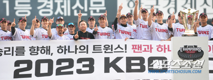 '10년만 120만→5년만 800만' '흥행+성적' 완벽했던 LG의 피날…