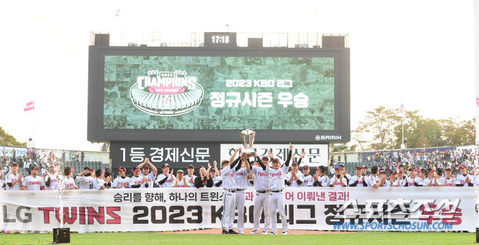 '10년만 120만→5년만 800만' '흥행+성적' 완벽했던 LG의 피날…