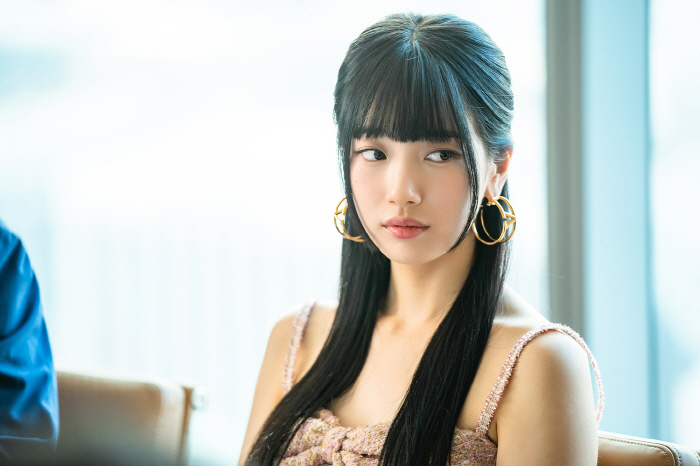 만찢녀의 등장, '이두나!' 수지가 온다