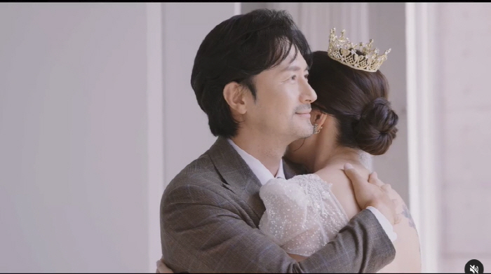 '49살' 임형준, 늦둥이 낳고 결혼식 올렸다..손석구 마동석 ★하객 총…