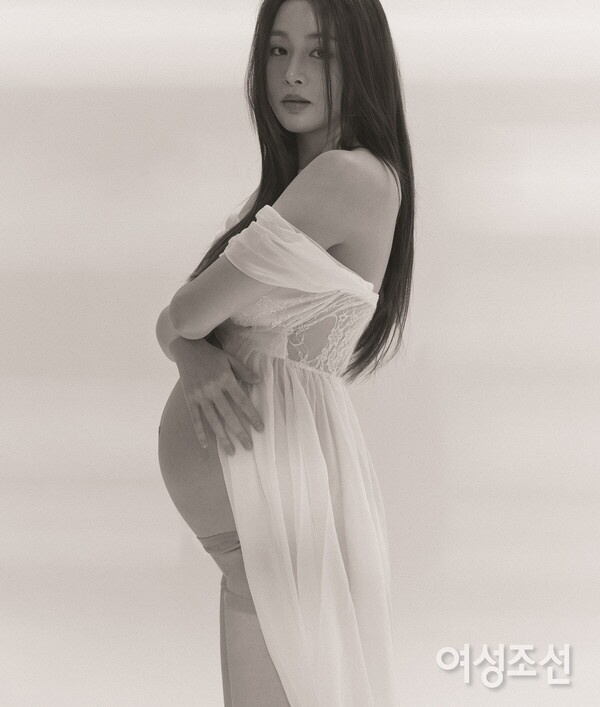‘한의사♥’ 강소라, 둘째 임신..연말 출산 앞두고 만삭 화보 공개
