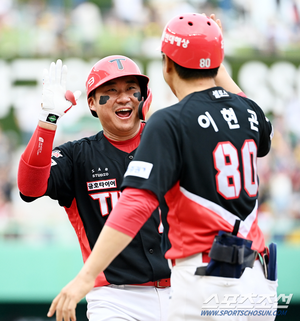 31세 4년 13억원→35세 3년 25억원. 양의지,강민호 백업→KIA …