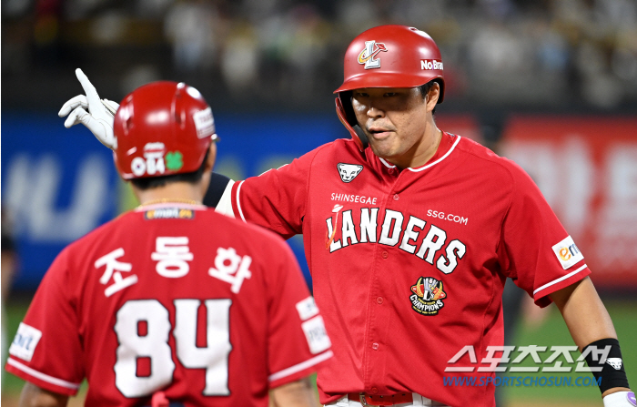 "전광판 안본지 오래…야구가 행복하지 않았다" 34세+60억 거포가 돌아…