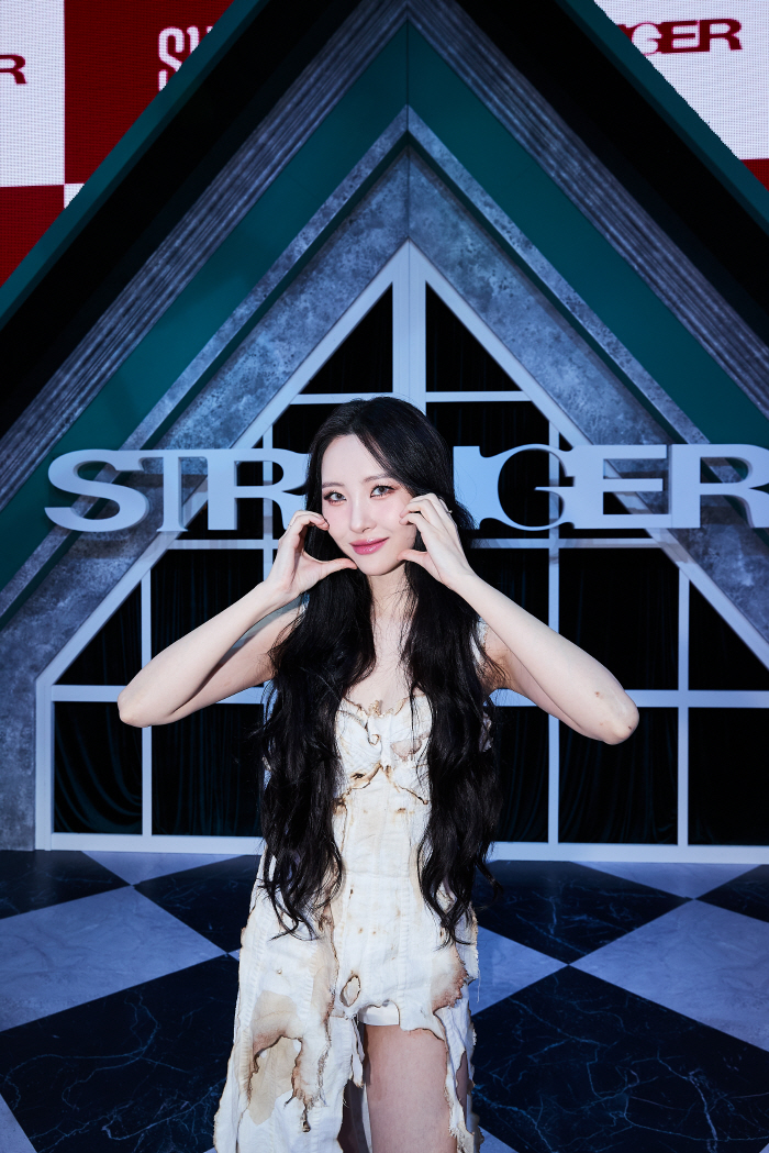 선미 "포토그래퍼 친동생이 싱글 재킷 찍어줘, 의상엔 커피 부었다"