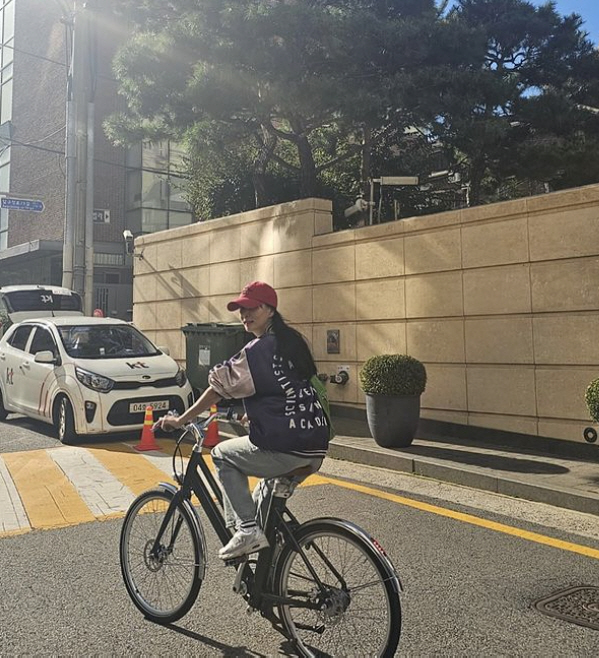 고소영, 김연아와 이웃·'전국 제일 비싼 집' 동네 한바퀴 "자전거 타기…