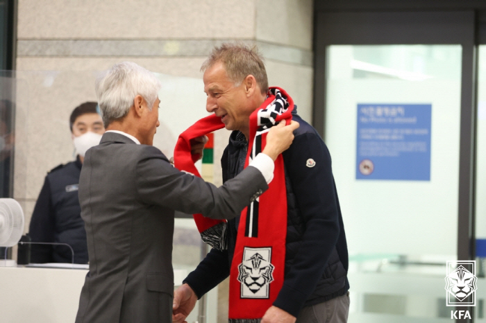 '유럽파 폼 미쳤다!' 한국, 손흥민-이강인-김민재-황희찬-정우영 릴레이…