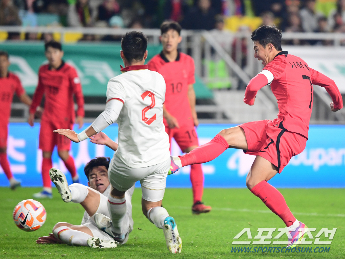 '유럽파 폼 미쳤다!' 한국, 손흥민-이강인-김민재-황희찬-정우영 릴레이…