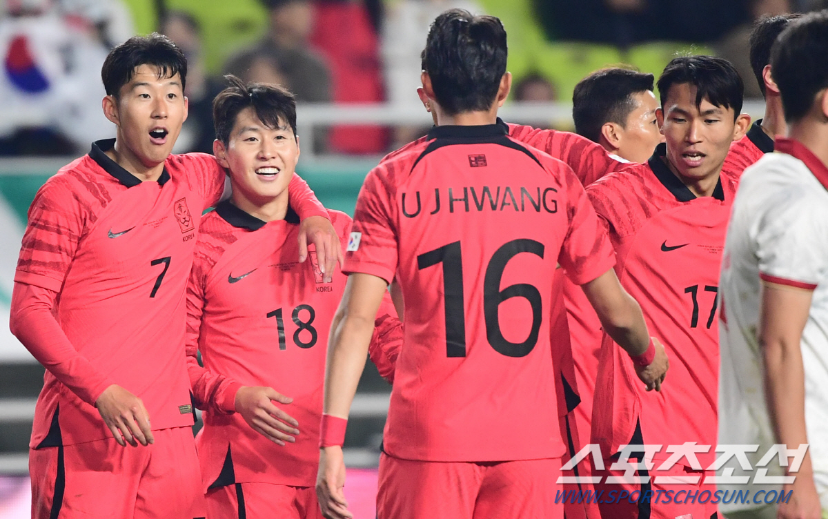 '유럽파 폼 미쳤다!' 한국, 손흥민-이강인-김민재-황희찬-정우영 릴레이…