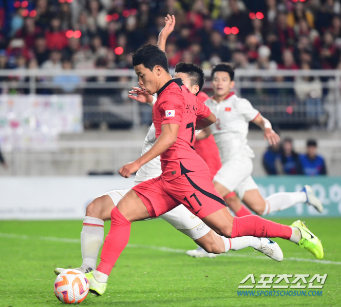 환상 돌파+득점, 이것이 EPL 명장들 칭찬 이끈 '더 코리안 가이' 황…