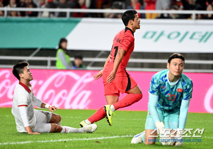 환상 돌파+득점, 이것이 EPL 명장들 칭찬 이끈 '더 코리안 가이' 황…