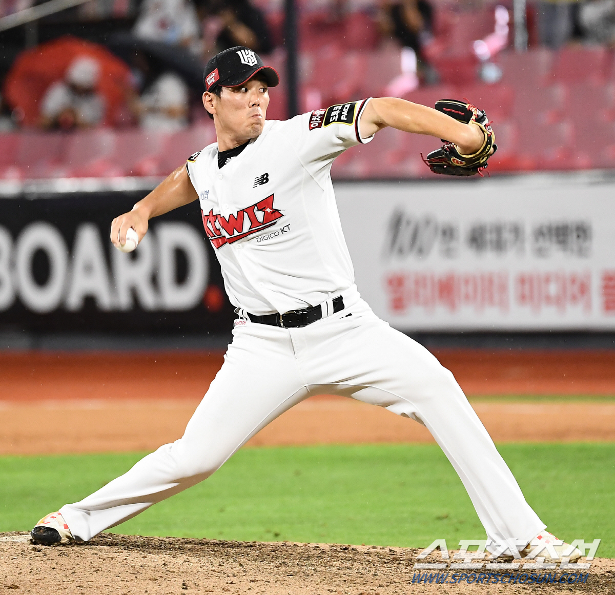 '14승 FA 재수생, 3년 연속 30S 마무리, 돌아온 왼손 필승조, …