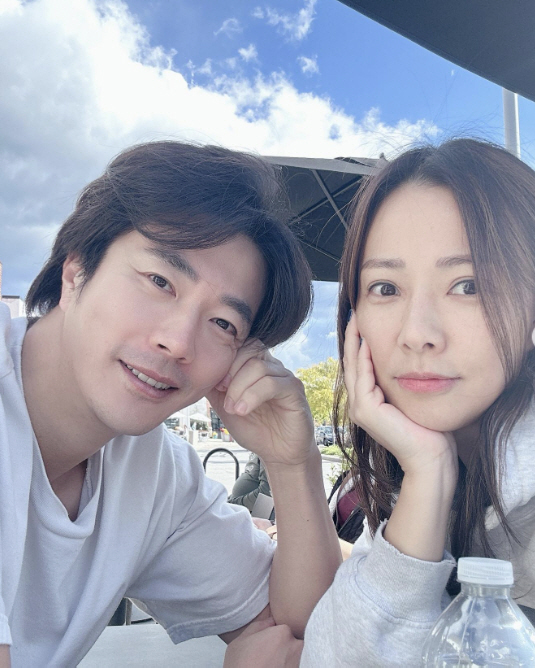 권상우♥손태영, 한-미 '초장거리 부부' 드디어 합체..서로 꼭 붙어 활…