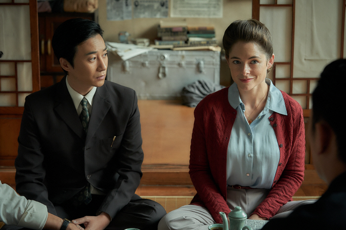 재정보증금 모금→마라톤 경기 인간 표지판…'1947 보스톤' 꼬꼬무 TM…