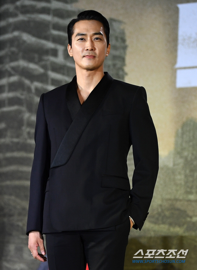 신동엽 "21살 송승헌, 장례식장서 개구리 반절 진지해서 귀여웠다" ('…