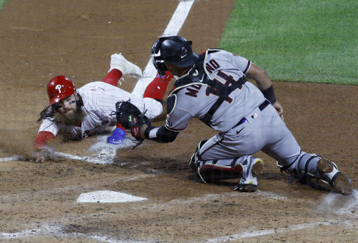 하퍼 또 홈런! 필리스 기세 미쳤다, NLCS 1차전 기선 제압! D백스…