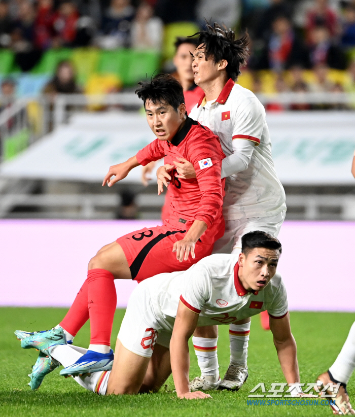 [베트남전 전반분석]토트넘→PSG→바뮌, 파상공세에 녹초…'김민재→황희찬…