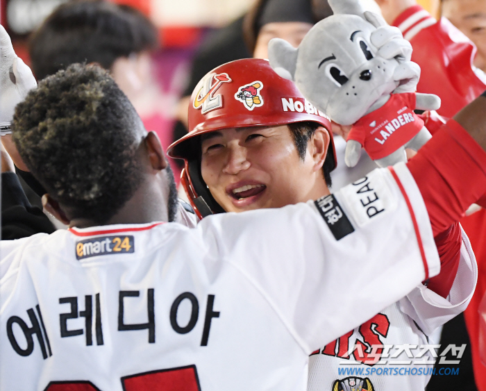 '한달전 6위→극적인 3위' SSG 최종전에서 두산 꺾고 준PO 직행 확…