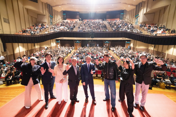 '거미집' 송강호, 홍콩아시안영화제 개막식→최초 마스터클래스 진행
