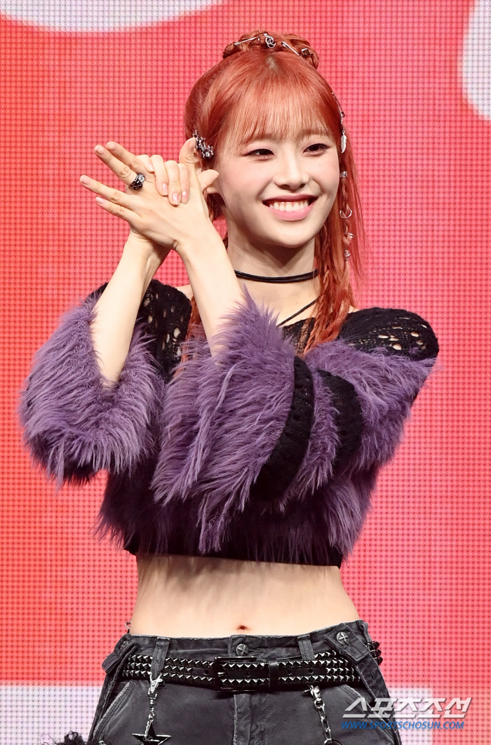 [SC현장] "떳떳하지 않은 행동 안했다"…츄, 이달소 응원 속 눈물의 …