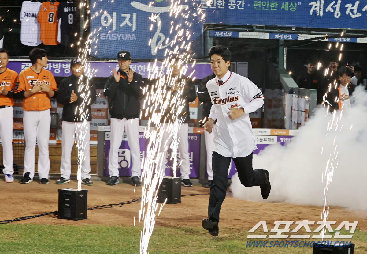 장충고 출신 좌완 그리고 '절친'…한화 1~2라운드 지명 황준서 조동욱 …