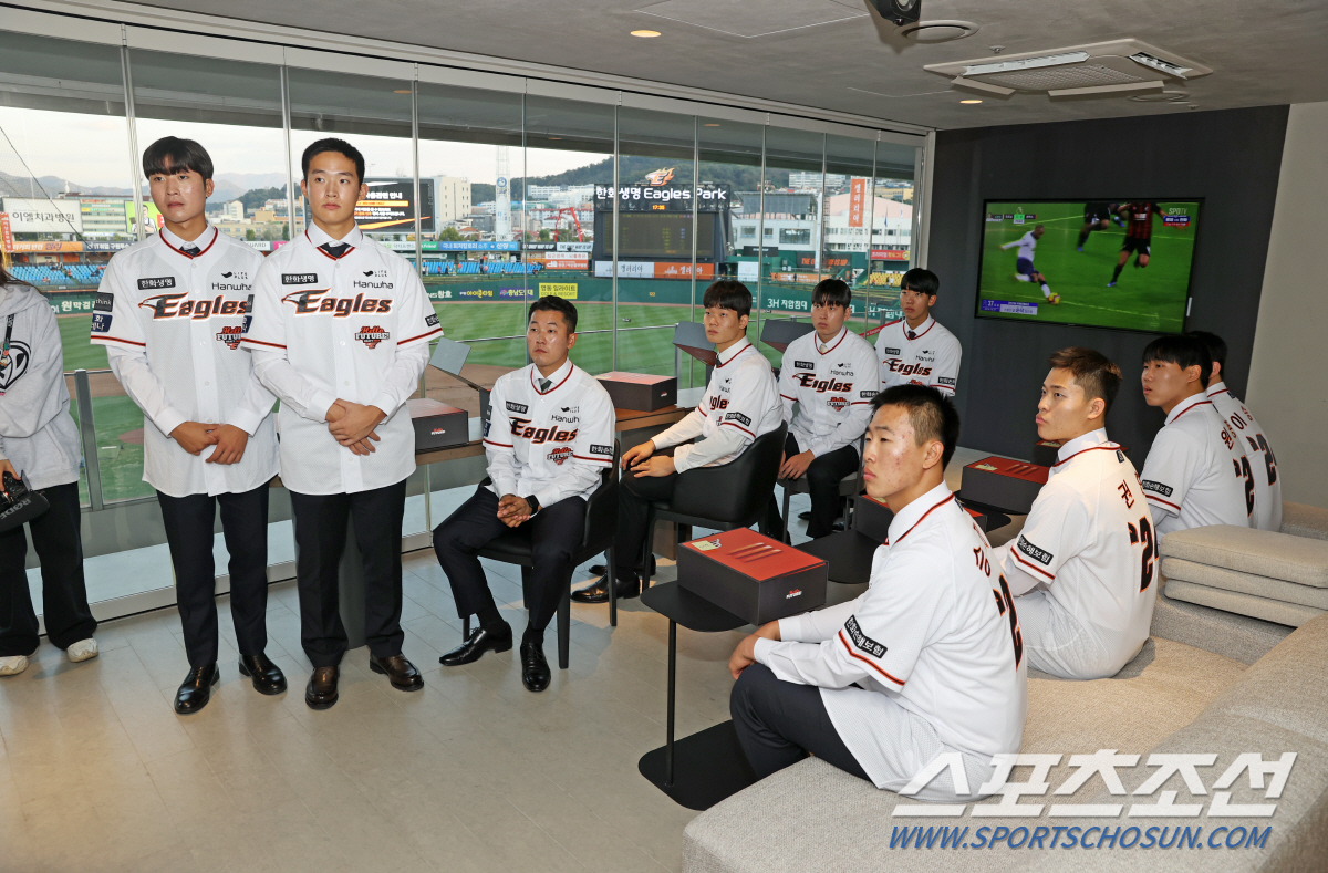 장충고 출신 좌완 그리고 '절친'…한화 1~2라운드 지명 황준서 조동욱 …