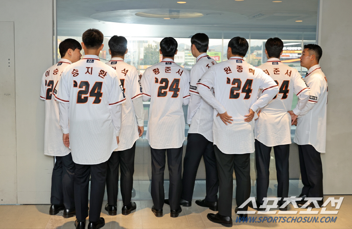 장충고 출신 좌완 그리고 '절친'…한화 1~2라운드 지명 황준서 조동욱 …