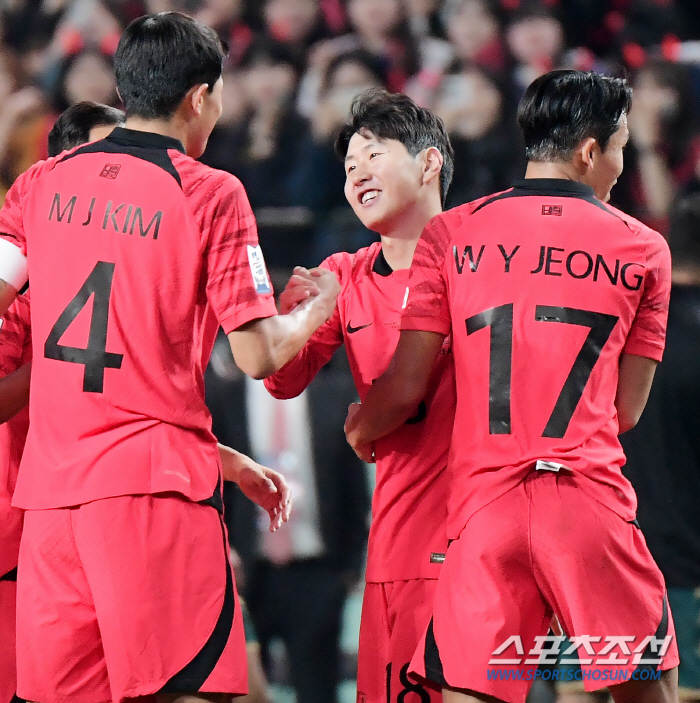이적→부상→AG 金→A매치 3골→한 달 만에 PSG 복귀, 'KING' …