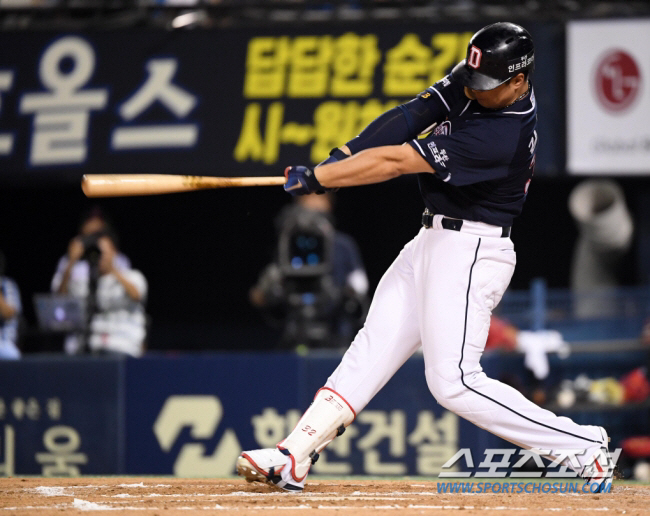 [핫포커스]30개 넘기면 홈런왕…5년 전보다 48% 급감, 야구의 꽃 '…