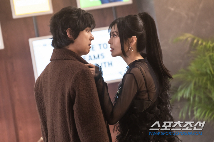 '7인의 탈출', 또 '19금'…김소연, '펜트하우스' 남편 윤종훈 소속…