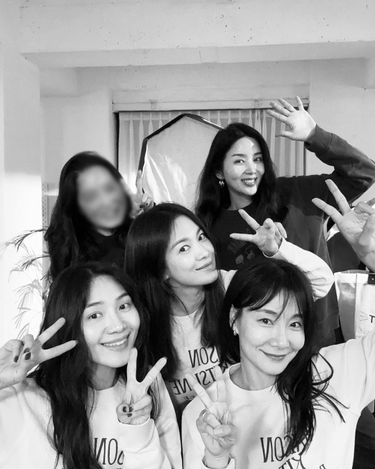 송혜교, 절친들에 센스 터지는 선물..여자도 반하는 '스윗 교'