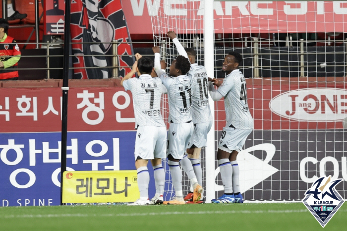 인천 제르소의 장군! 맞선 포항의 제카의 멍군! 파이널A 1-1 무승부