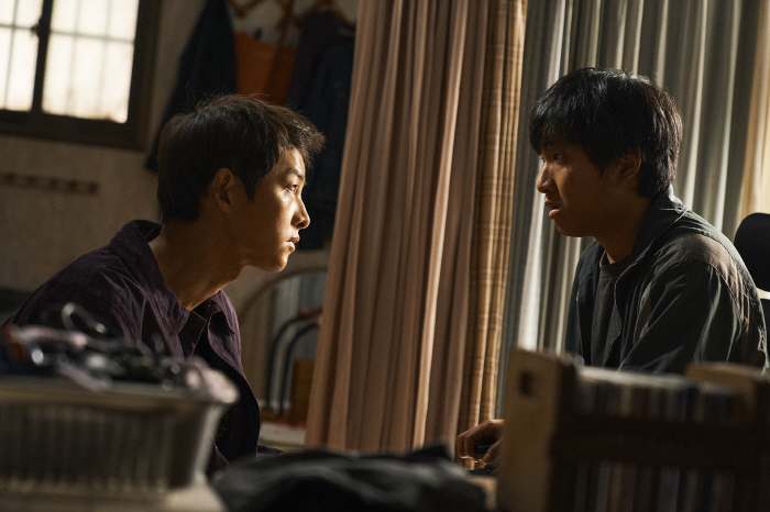 [SC인터뷰] "송중기와 호흡→칸 진출"…홍사빈, '화란'으로 꽃 피운 …