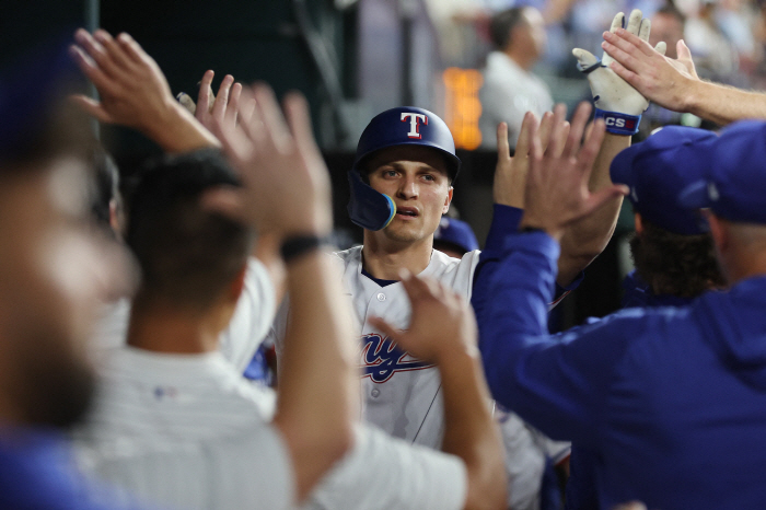 MLB 가을야구도 꿀잼 시작! 휴스턴, 텍사스에 2연패 뒤 2연승! AL…