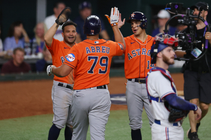 MLB 가을야구도 꿀잼 시작! 휴스턴, 텍사스에 2연패 뒤 2연승! AL…