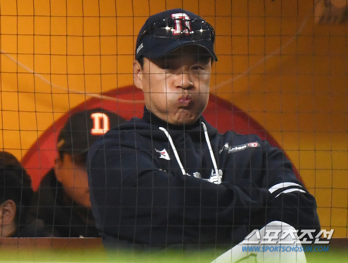 '악수와 박수, 방망이' 패자의 품격 잊지 않은 베테랑과 초보 감독 [창…