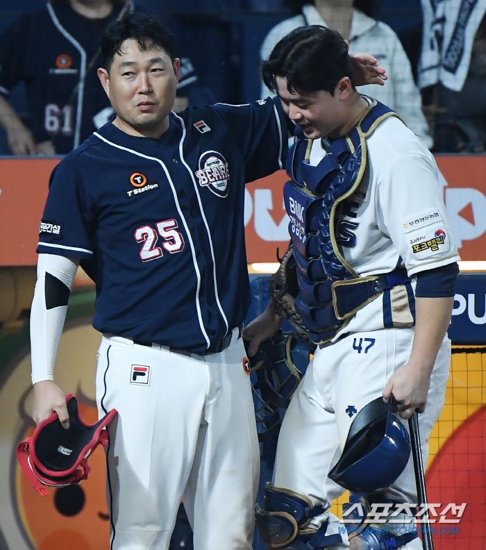 '악수와 박수, 방망이' 패자의 품격 잊지 않은 베테랑과 초보 감독 [창…
