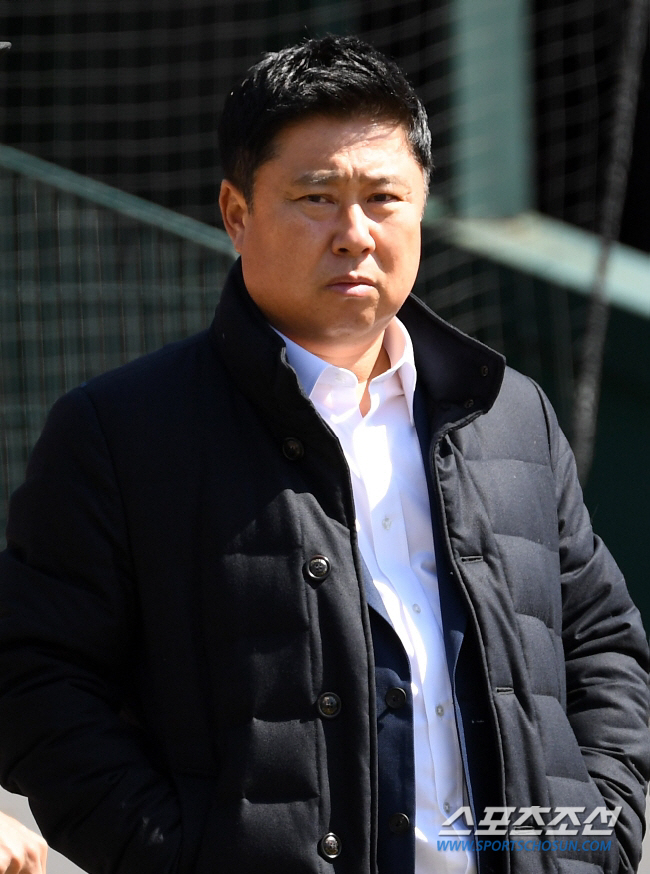 [인터뷰] 'KS 7회·우승 3회 명장'의 전격 부산행 새도전 "롯데 젊…