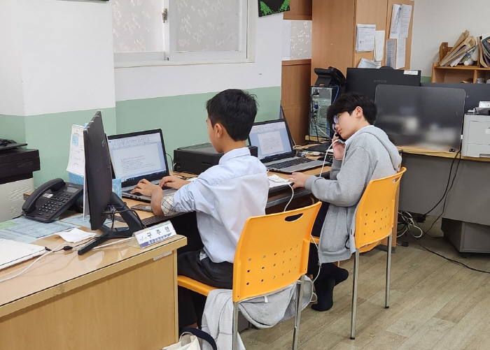 선수 10명에 기자 5명? 역사 선생님이 체육 지도?…청운중, 서울림운동…
