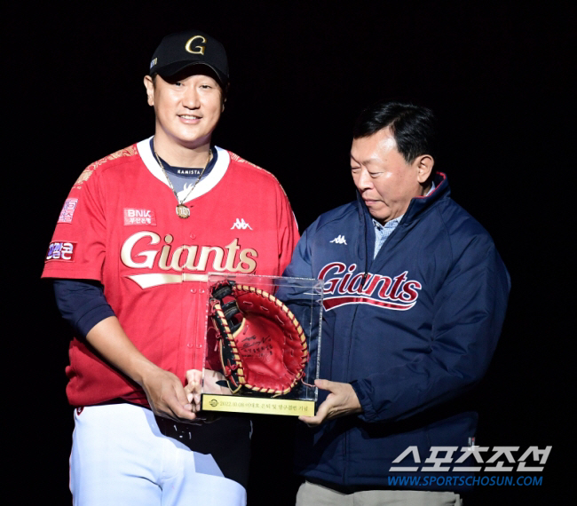 "롯데에 와주세요 부탁했다" 18일 김태형 감독과 전격 만남→20일 도장…