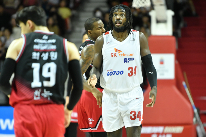 [KBL 개막]서울 SK 워니 최다 46점 맹폭, '디펜딩 챔피언' 안양 정관장 89-74 제압했다