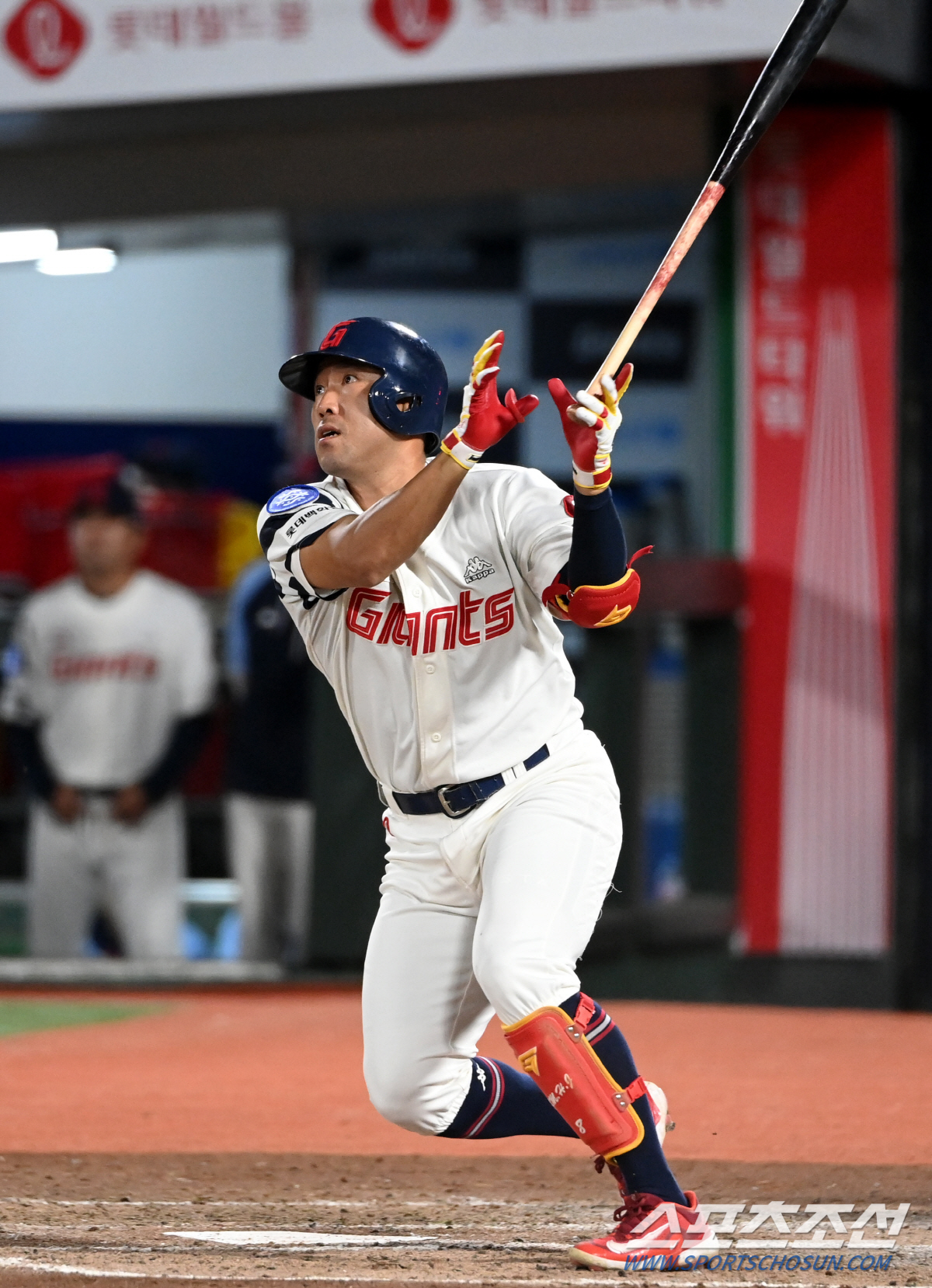 '37세 FA' 롯데 최고참이 꾸는 꿈 "김태형 감독님 위한 '선물' 되…