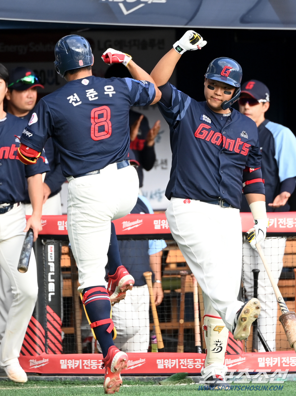 '37세 FA' 롯데 최고참이 꾸는 꿈 "김태형 감독님 위한 '선물' 되…