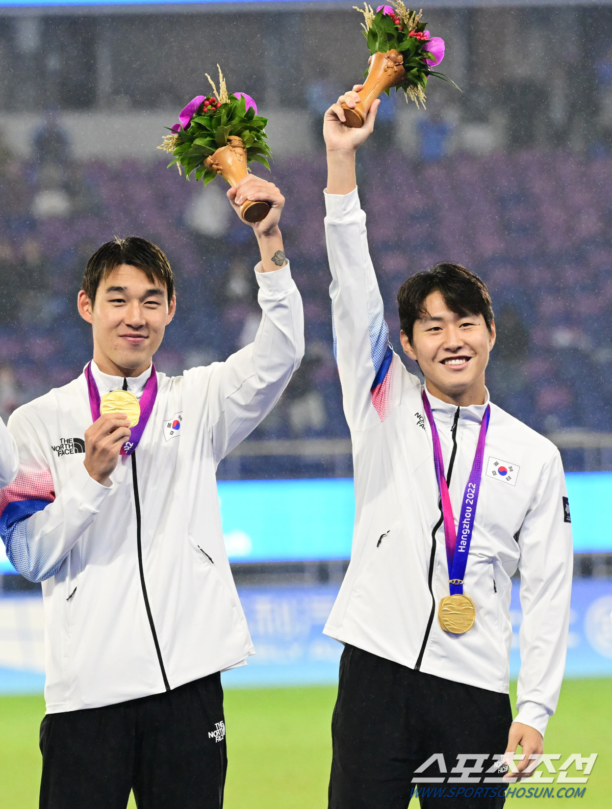 파리에 金 챙겨간 이강인의 찐행복 인터뷰, "PSG 기회 주셔서 감사합니…