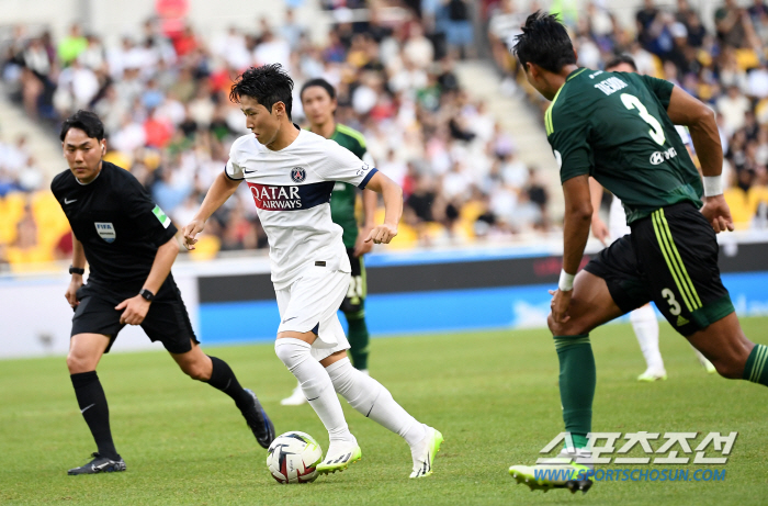 파리에 金 챙겨간 이강인의 찐행복 인터뷰, "PSG 기회 주셔서 감사합니…