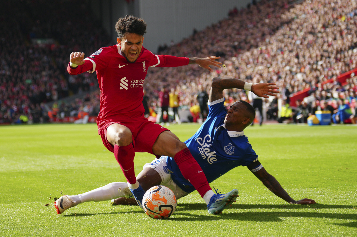 '머지사이드 더비 승리+1위 등극' 살라 개인 통산 200호·201호골!…