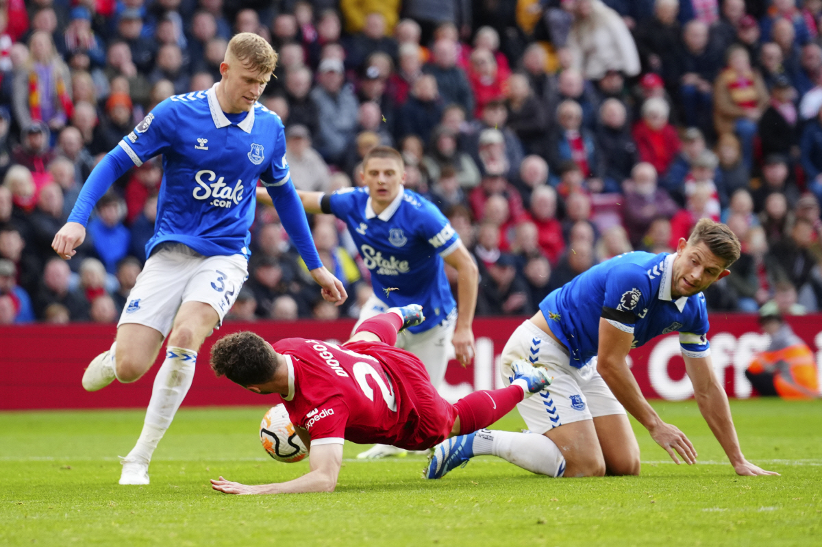 '머지사이드 더비 승리+1위 등극' 살라 개인 통산 200호·201호골!…