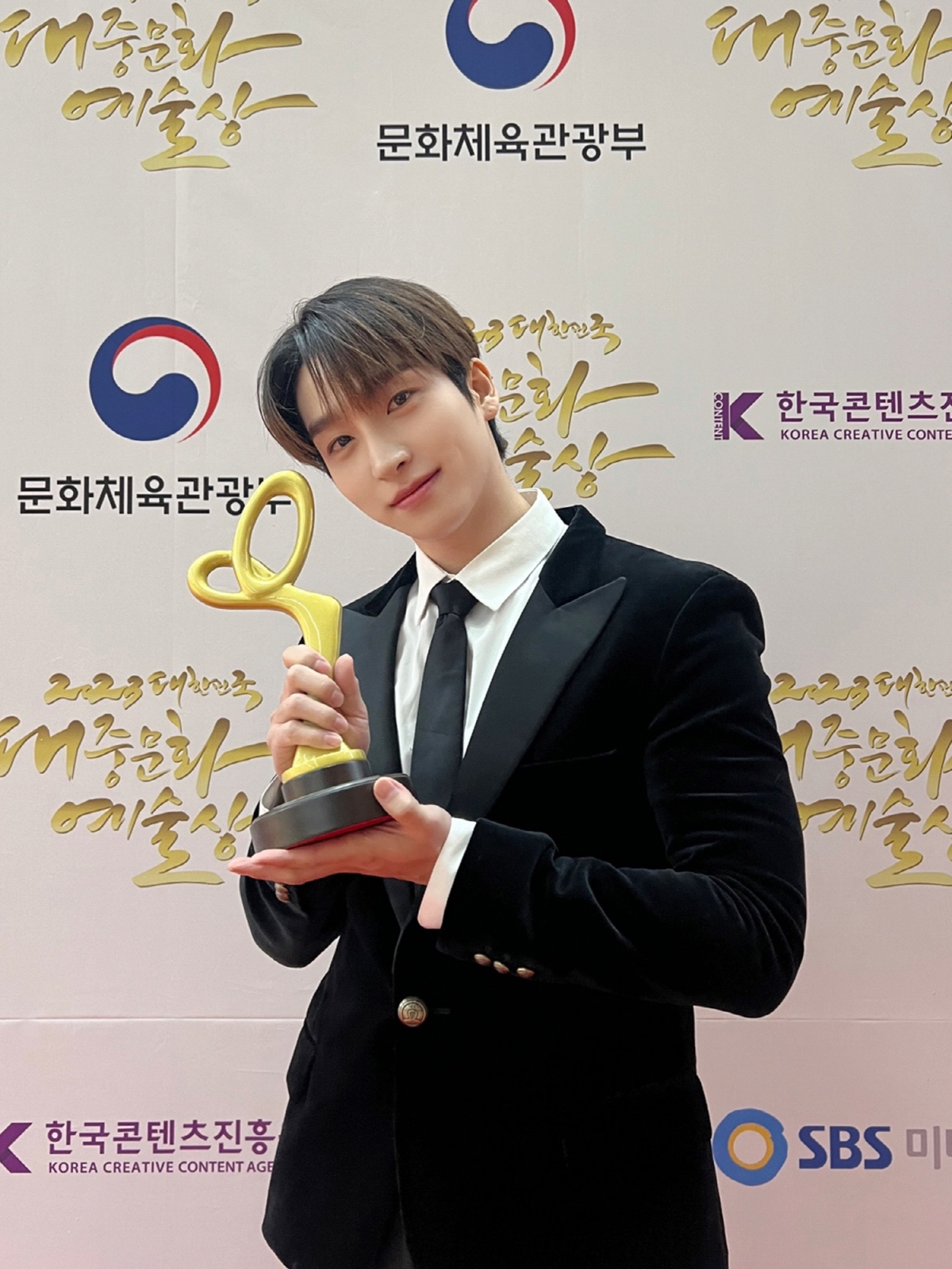 더보이즈, '대한민국 대중문화예술상' 문체부 장관 표창 수상