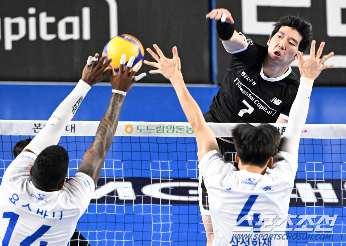 삼성화재 629일만에 현대캐피탈에 승리. 요스바니 29점 폭발, 2연승,…